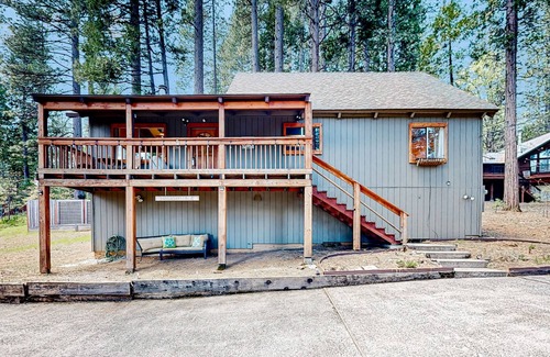 Glencoe House | Mountain serenity awaits, your gateway to lakeside relaxation and adventure