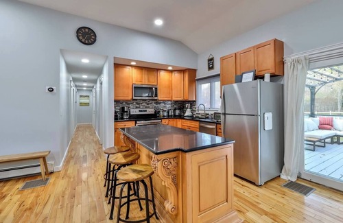 Jewett House | Mountain Serenity - brand new hot tub - fire pit