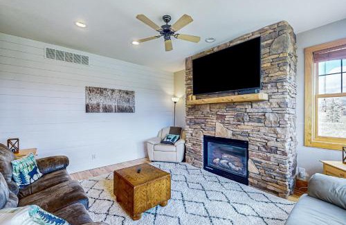 Grand Elk Ranch House | Mountain Sky Retreat
