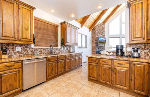 Baderville Cabin | Mountain Star Retreat w/Hot Tub and EV Charging