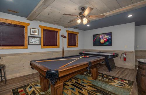 Gatlinburg House | Mountain Sunrise Pool Cottage chalet