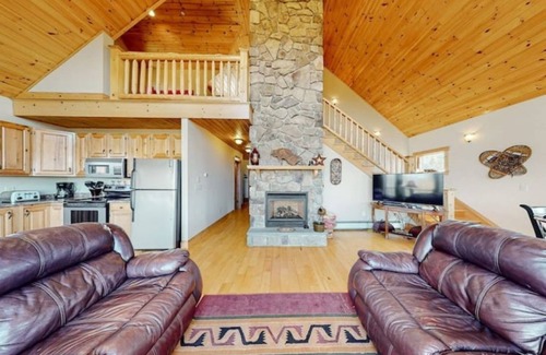 Greenwood Cabin | Mountain & Sunset Views. Maine Foliage Retreat
