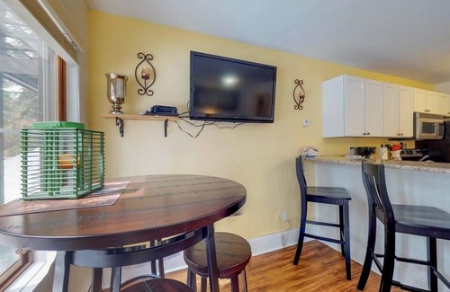 Four O'Clock Condo | Mountain Sunsets is lovely mountain getaway at Wildwood Suites.