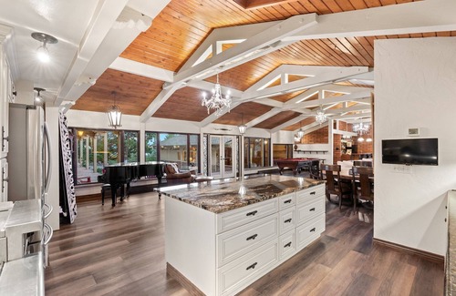 Golden House | Mountain Top Luxury Red Rocks Hot tub Sauna Views