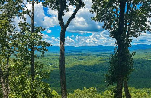 Clarkesville House | Mountain Top Retreat