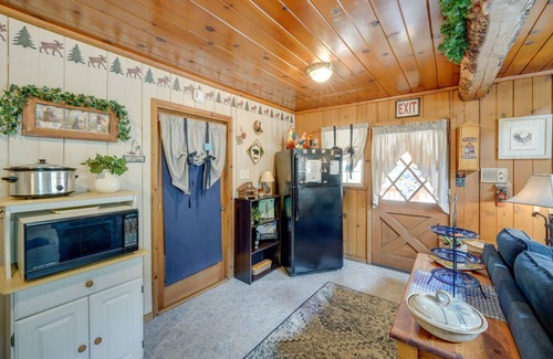 Ponderosa Cabin | Mountain Top's Ponderosa Getaway Near Dome Rock!