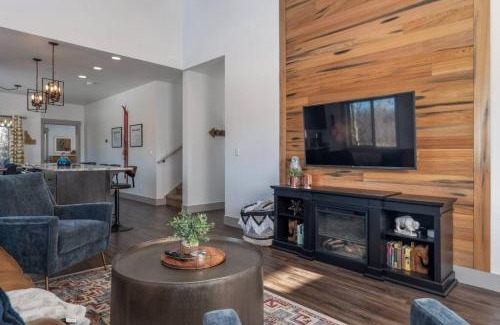 Victor House | Mountain Town Home in Victor, Id
