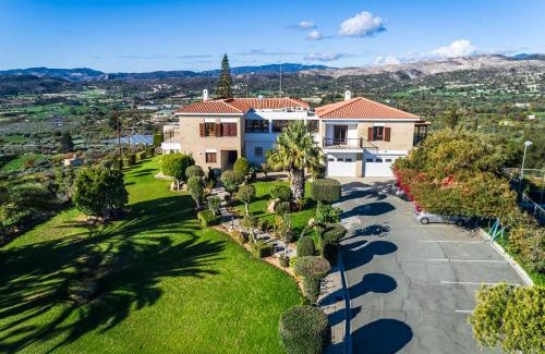 Choirokoitia Villa | Mountain view 6 bed mansion with Private Padel Court, Pool & Gym