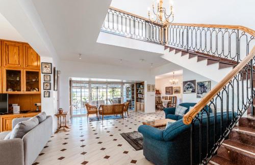 Choirokoitia Villa | Mountain view 6 bed mansion with Private Padel Court, Pool & Gym