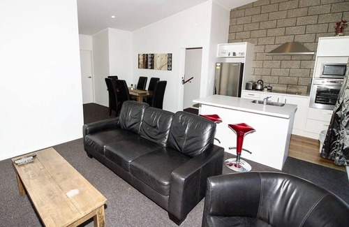 Ohakune House | Mountain View Apartments Ohakune - 27A/B/C - 11 BR