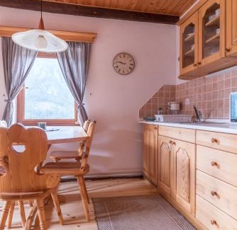 Dovje Apartment | Mountain View Apartments - Pr` Potovcn`k