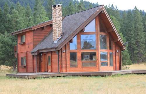 Glenwood Cabin | Mountain View Cabin Adjacent to Wildlife Refuge
