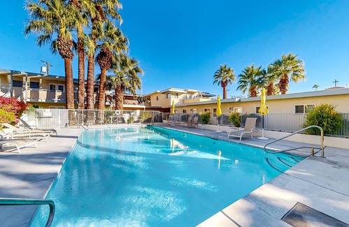 Old Las Palmas Condo | Mountain-view condo with pool, hot tub, balcony, & central AC
