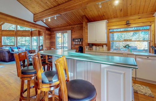 Leavenworth House | Mountain-view home with private hot tub near skiing & lake - dog-friendly