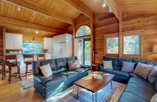 Leavenworth House | Mountain-view home with private hot tub near skiing & lake - dog-friendly