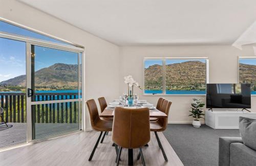 Frankton House | Mountain View Paradise 3 Bedroom House Lake Views