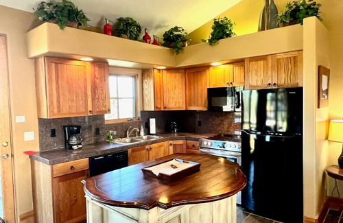 Ridgway Cottage | Mountain View Retreat Close to Telluride Bluegrass/Bluesnbrews