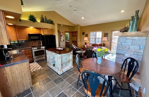 Ridgway Cottage | Mountain View Retreat Close to Telluride Bluegrass/Bluesnbrews