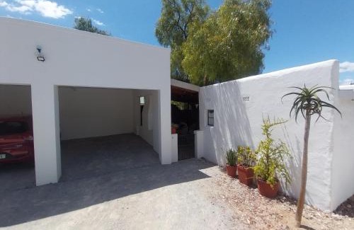 Montagu Apartment | Mountain View - The Little Gem
