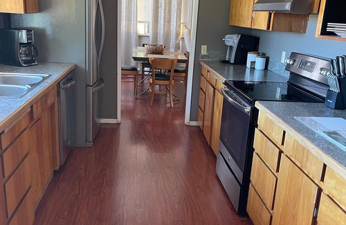 Yelm House | Mountain View.walk to attractions & dining