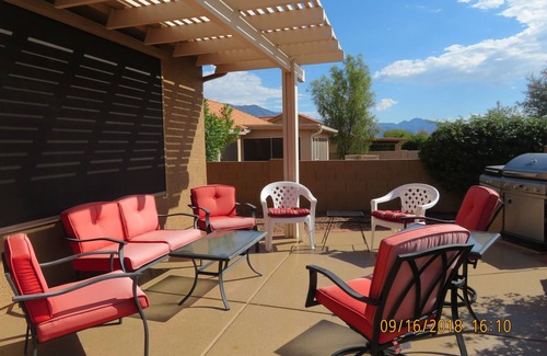 Saddlebrooke House | Mountain Views from Front and Back Patios