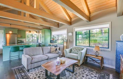 Thurston House | Mountain Views Peaceful Eugene Country Cottage!