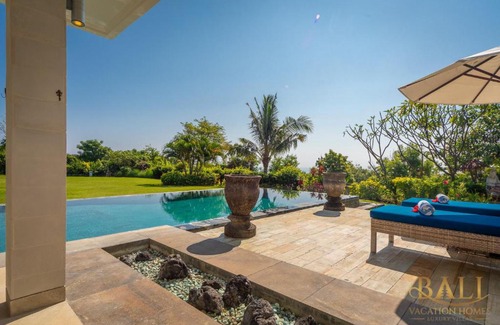 Seririt Villa | Mountain Villa Aina Lokahi - With a fantastic view!