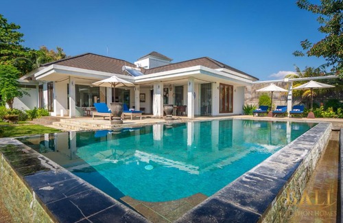 Seririt Villa | Mountain Villa Aina Lokahi - With a fantastic view!