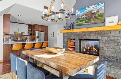 Canmore Apartment | Mountain Vista Luxury Penthouse