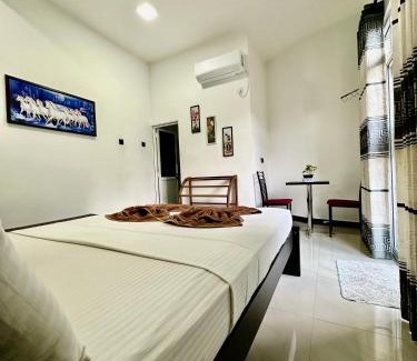 Tennekumbura Villa | Mountain White Villa by Sunrise