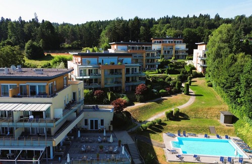 Augsdorf Condo | Mountains&Lakes - Luxury Apartment Seepark Velden directly on Lake Wörthersee