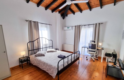 Agios Theodoros Apartment | Mountains Retreat Rooms & Suites