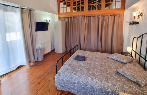 Agios Theodoros Apartment | Mountains Retreat Rooms & Suites
