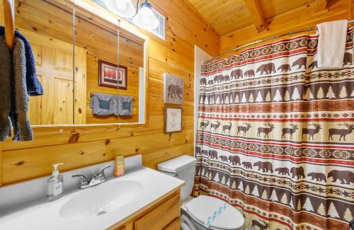 Caton Ski Chalet | Mountainside Hideaway