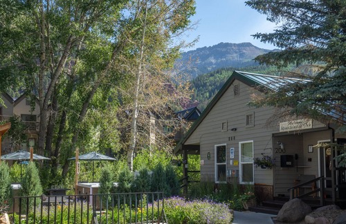Telluride Apartment | Mountainside Inn 107 1 Bedroom Hotel Room by Alpine Lodging Telluride