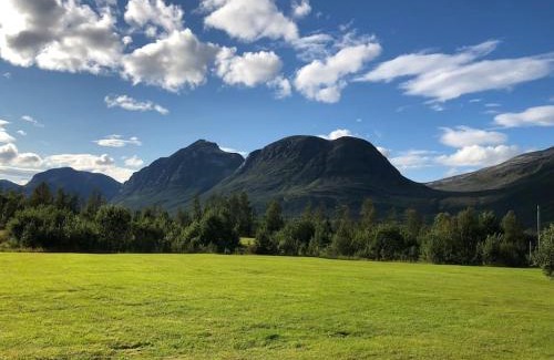 Tromso House | Mountainside Lodge - Breivikeidet