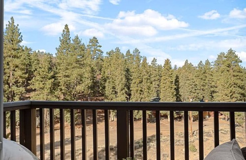 Upper Moonridge Apartment | Mountainside Modern +Hot Tub + Epic Game Room!