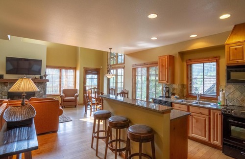 Tamarack Resort House | Mountainside Townhome, private Hot Tub, Pet Friendly