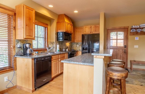 Tamarack Resort House | Mountainside Townhome, private Hot Tub, Pet Friendly