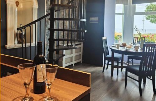 Newcastle Apartment | Mourne Mountain Art Apartments