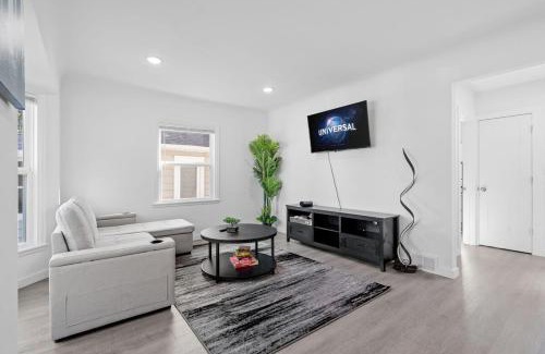 Nokomis Apartment | Movie Game Room & Fire Pit Luxury Spacious Home