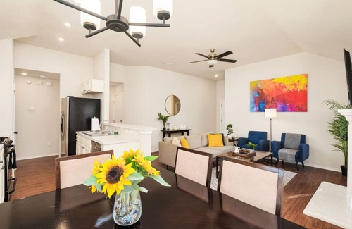 Round Rock House | Movie Room/Nintendo Switch; Low Cleaning Fee!