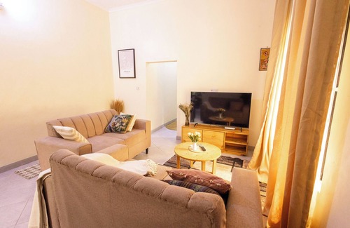 Msasani House | Msasani Nyumbani Apartments - 2 bedroom premium w/AC, Washer, 60" TV + Netflix