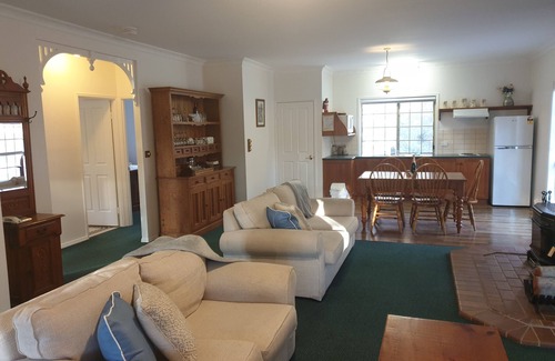 Mount Tully House | Mt Tully Farmhouse and Nature Reserve