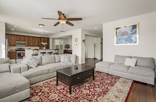 Reno House | Mt Views 5 Beds 3 Baths Home: Open FloorPlan 20 mins to Mt Rose 35 Mins to Tahoe