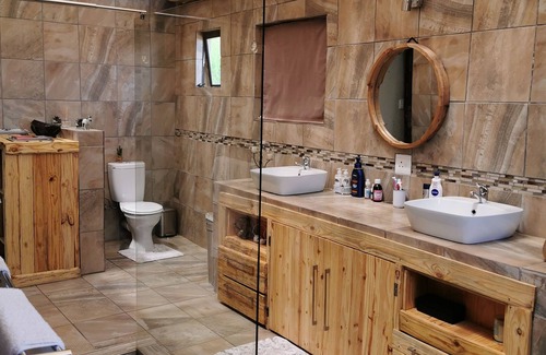 Dr JS Moroka Cabin | Mthembuskloof Country Lodge