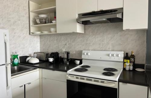Pinehouse Apartment | MTL City Stay