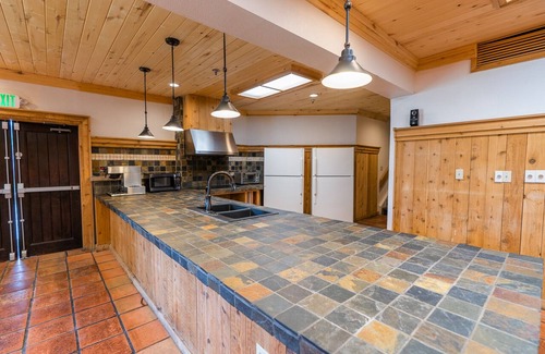 Purgatory Cabin | Mtn. Lodge - Sleeps 46 - Hot Tubs + Mountain Views