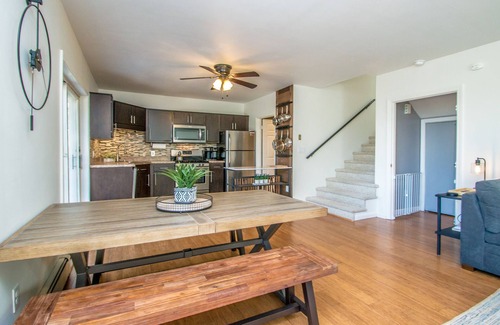 Madison House | Mtn Top Home w/Views of Mt. Washington & Speakeasy