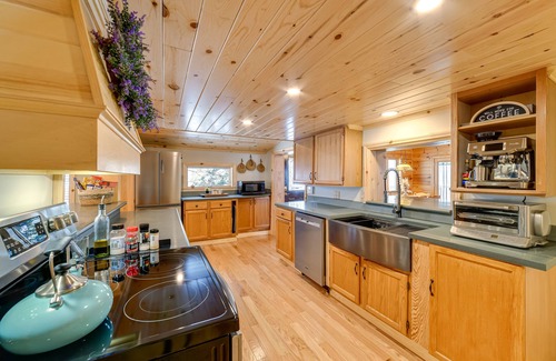 Deposit Cabin | Mtn-View Catskills Cabin on Delaware River!